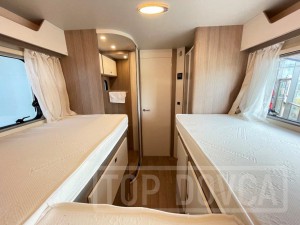 Interiér polointegrovaného vozu Fiat Ducato XGO Dynamic 95P Plus 2022