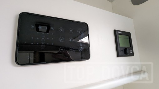Polointegrovaný obytný vůz XGO Dynamic 22P Plus - interiér. Půjčovna a prodej obytných vozů Ústí nad Labem a Praha.