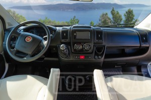 Interiér obytného vozu Rimor Seal 695 - 2021 typu alkovna